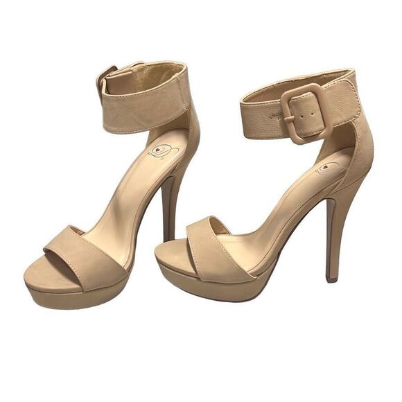 Delicious Zelena Platform High Heel Pumps Beige Patent Ankle Strap NIB Size 8 - Picture 1 of 9